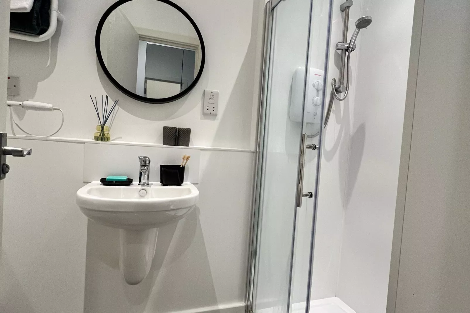 Kingston Luxe Suites Riverside Apartment Belvilla-Badkamer
