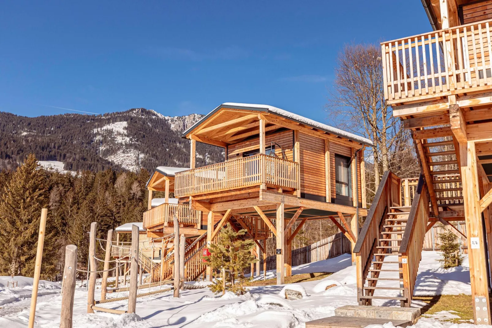 Chalets & Glamping Nassfeld 4-Exterieur winter