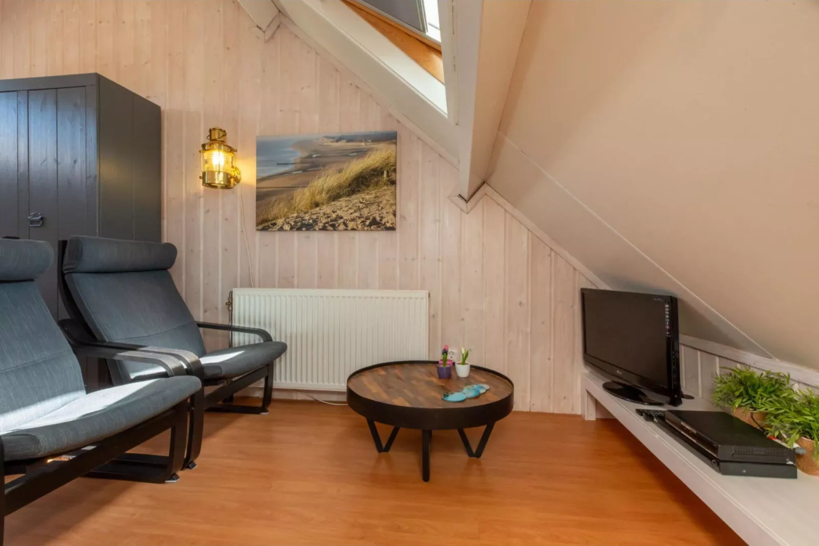 Studio 'De Zandhut' - Swaalingestraat 78  Zoutelande-Woonkamer