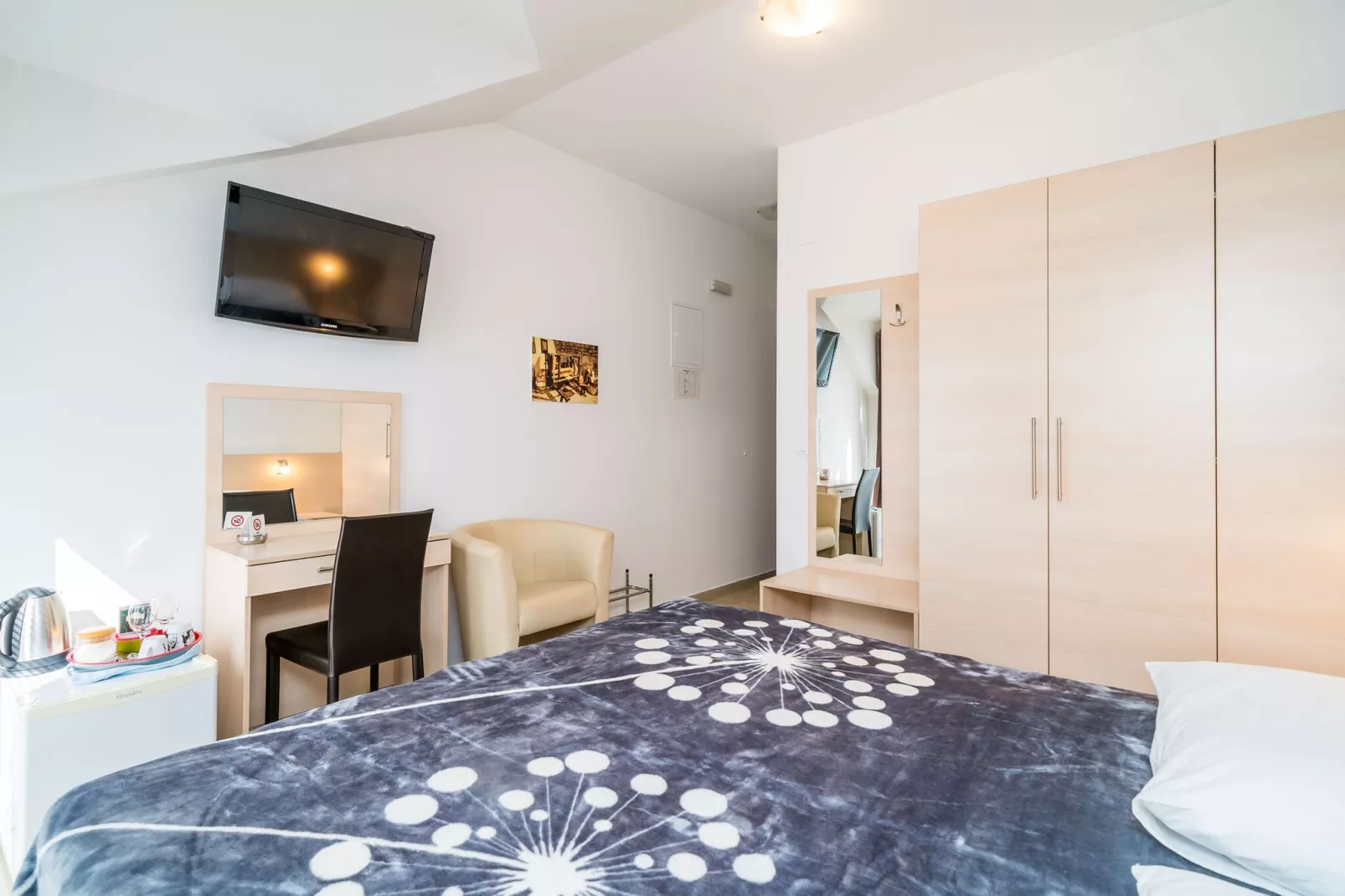 Villa Samba - Double Room with Balcony and Sea View - gasi se-Slaapkamer