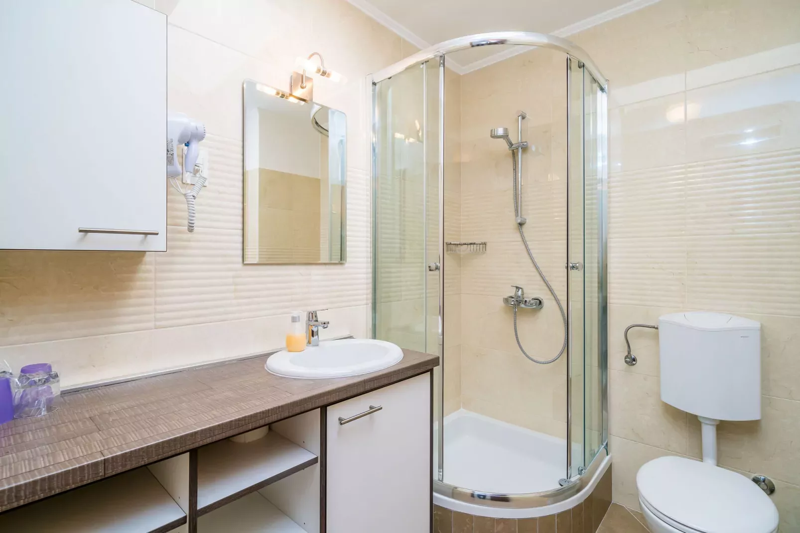 Villa Samba - Double Room with Balcony and Sea View - gasi se-Badkamer