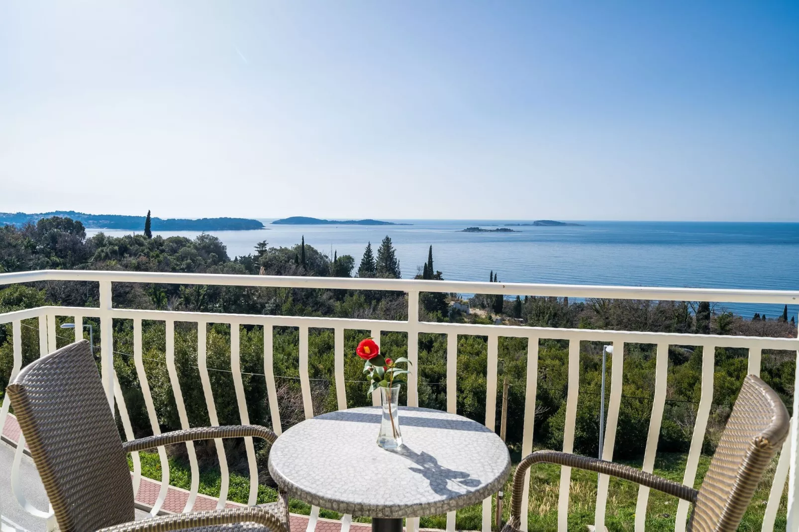 Villa Samba - Double Room with Balcony and Sea View - gasi se-Terrasbalkon