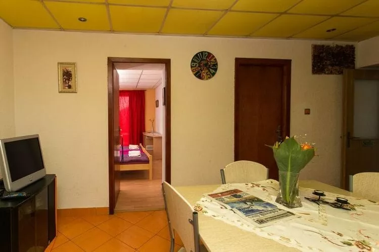 Guest House Barbara - Double Room with Shared Bathroom 6