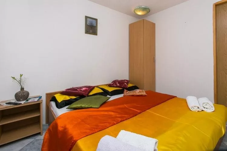 Guest House Barbara - Double Room with Shared Bathroom 6