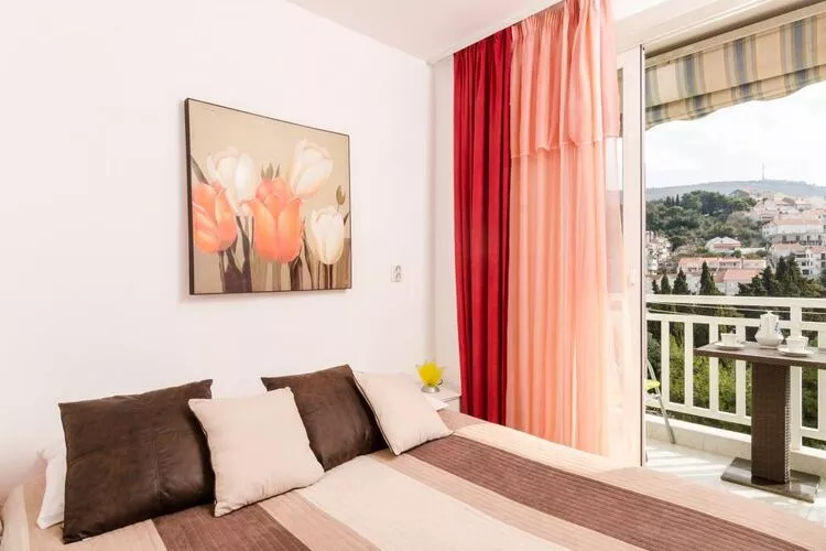 Apartment Nina - One Bedroom Apartment with Balcony-Slaapkamer