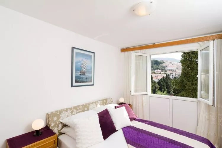 Apartment Nina - One Bedroom Apartment with Balcony-Slaapkamer