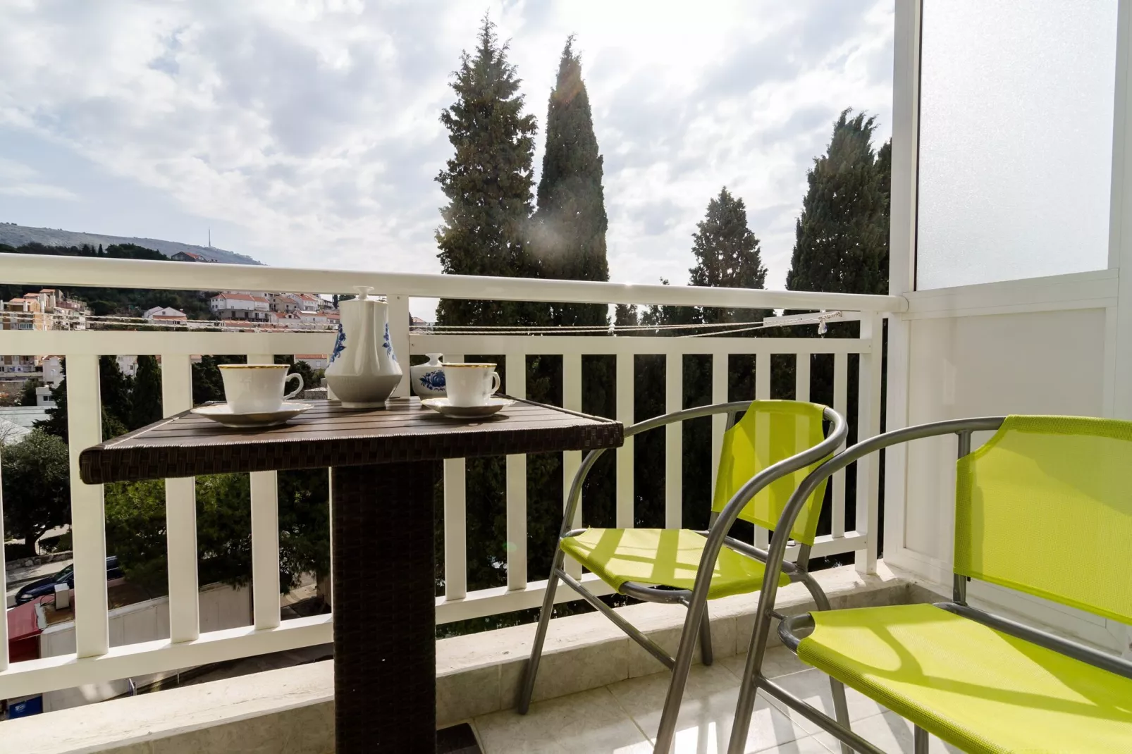 Apartment Nina - One Bedroom Apartment with Balcony-Terrasbalkon