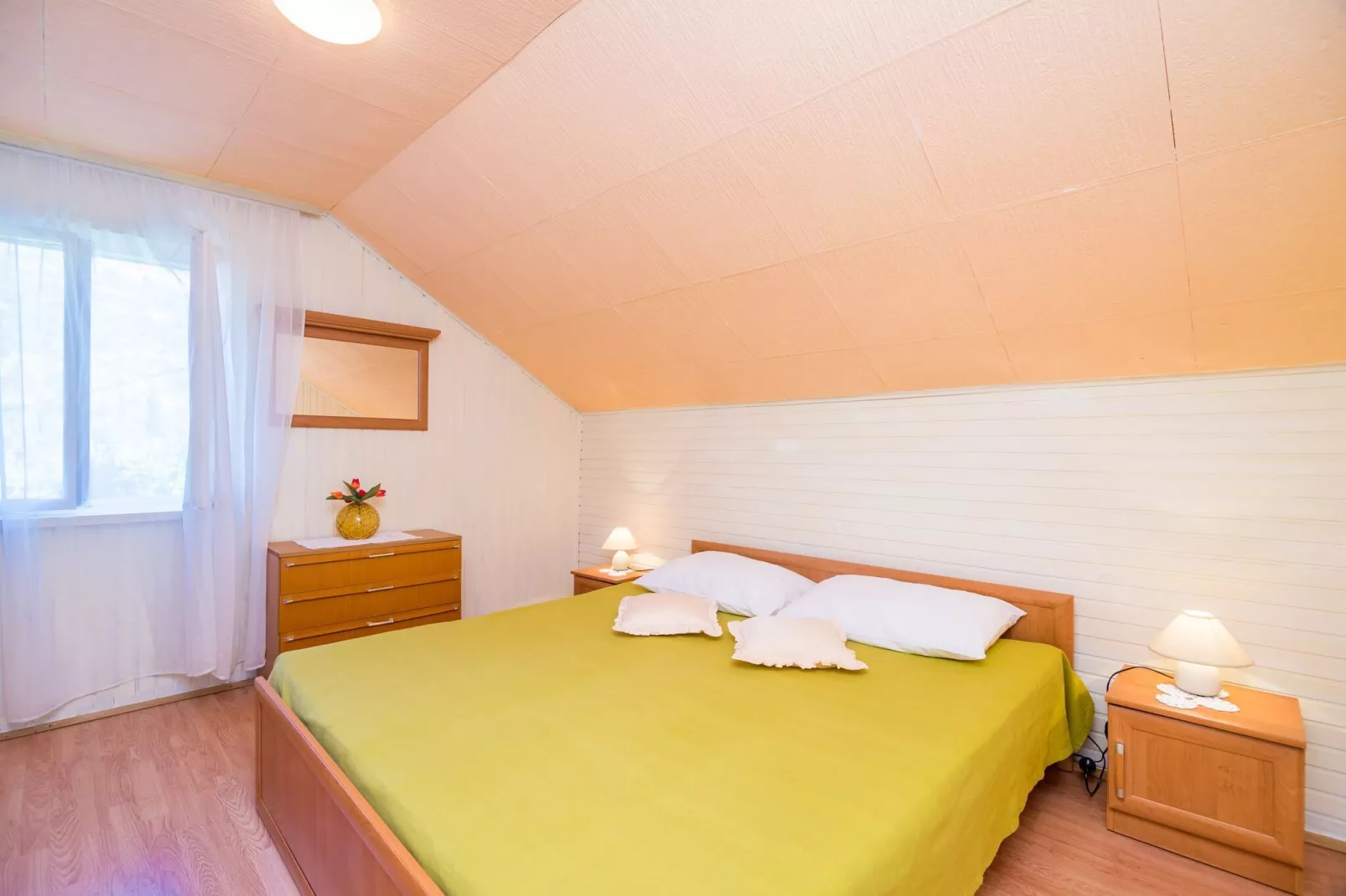 Villa Desin - Three Bedroom Apartment with Terrace and Garden View