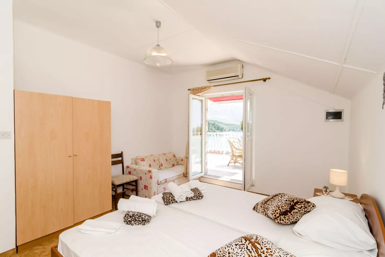 Guest House Daniela - Superior Double Room with Sea View - SOBA 6