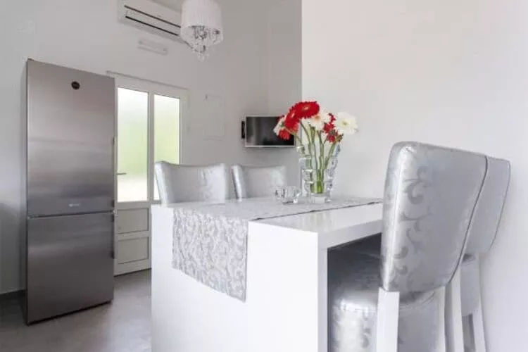 Apartments Villa Dingač - Borak - Two Bedroom Apartment with Balcony and Sea View (Silver)