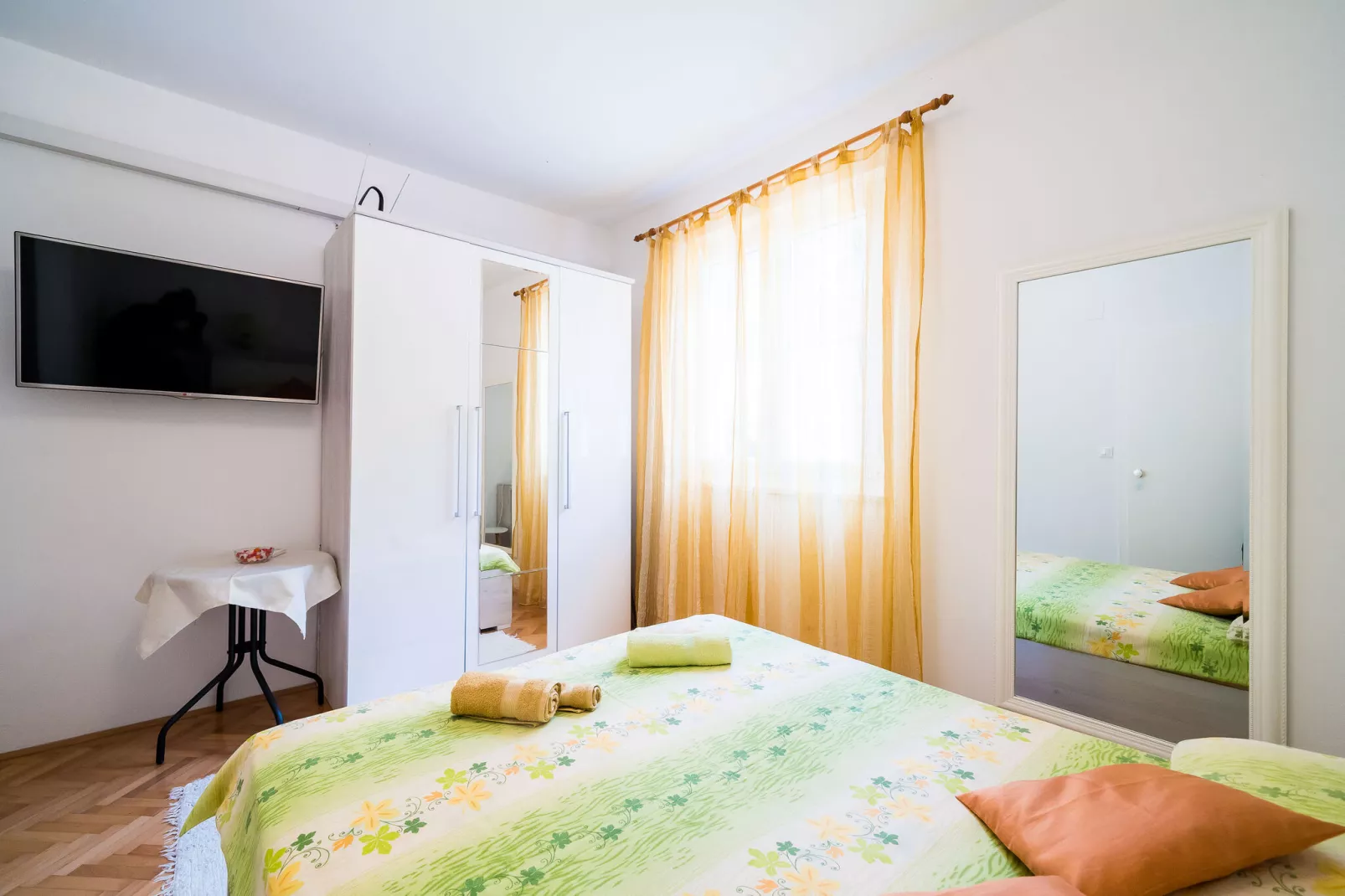 Rooms Rita - Double Room with Private Bathroom  No. 2)