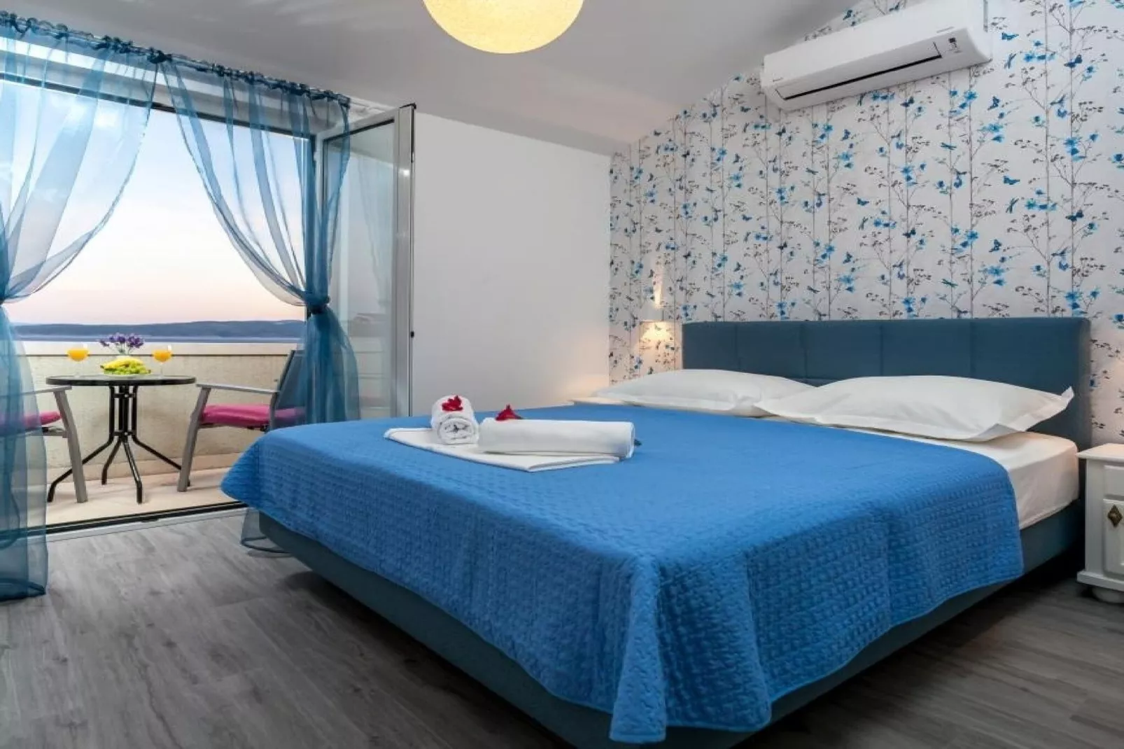 Apartments Villa Angela - Two Bedroom Apartment with Terrace and Sea View (Snježna)