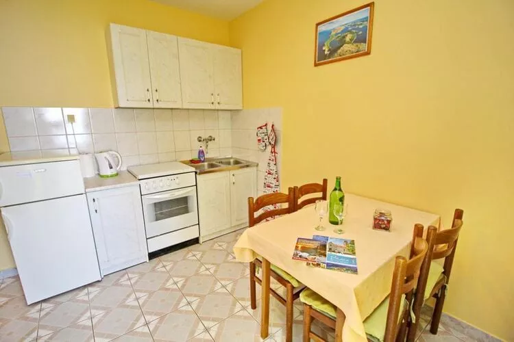 Apartments Bačić - One Bedroom Apartment with Terrace and Sea View (A2+1)