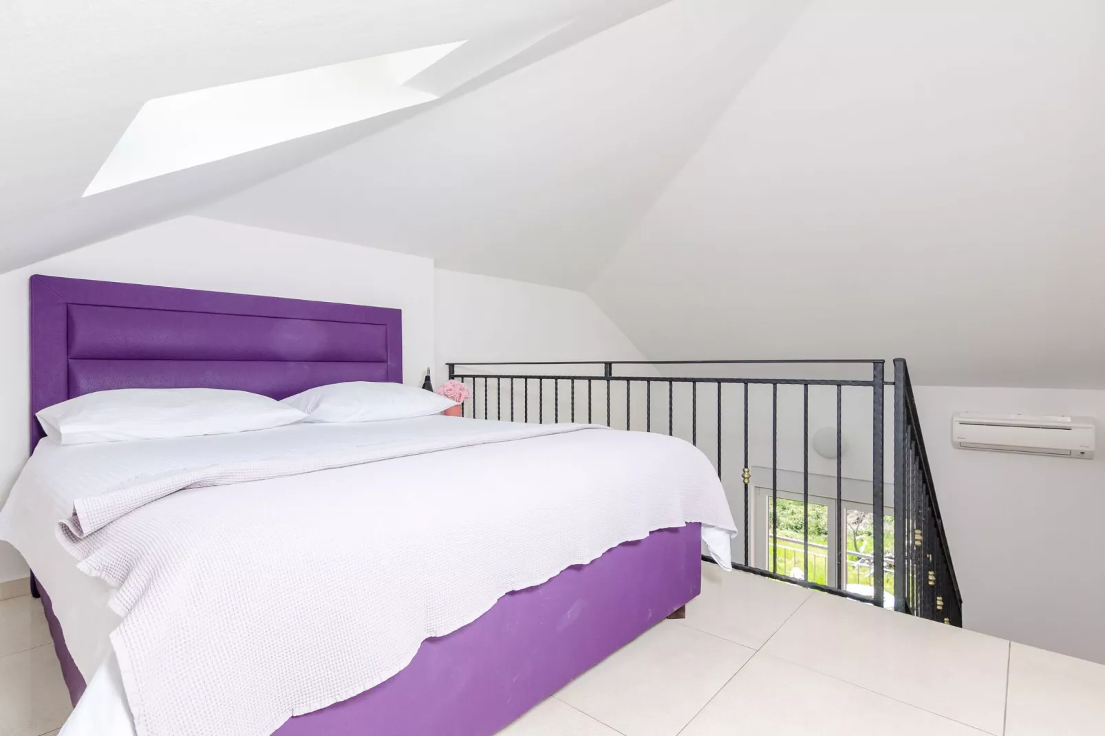 Apartments Villa Lukas - ''No.9'' Gallery Two Bedroom Apartment with Balcony and Sea View-Slaapkamer
