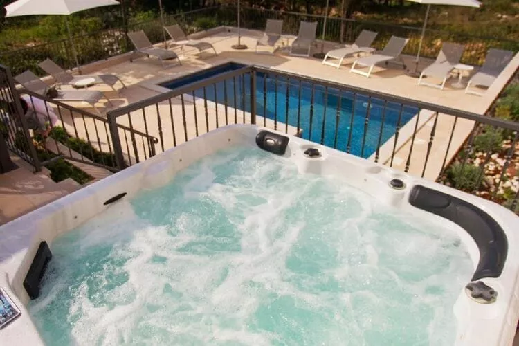 Apartments Villa Lukas - ''No.9'' Gallery Two Bedroom Apartment with Balcony and Sea View-Spa