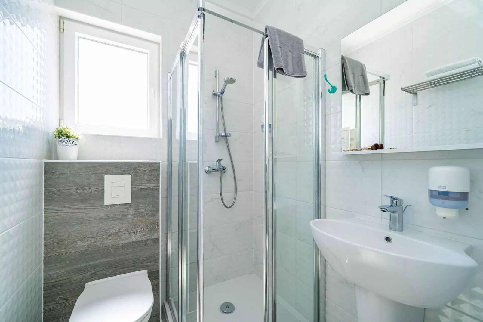 Apartments Villa Lukas - ''No.11'' Gallery Studio Apartment with Balcony and Sea View-Badkamer