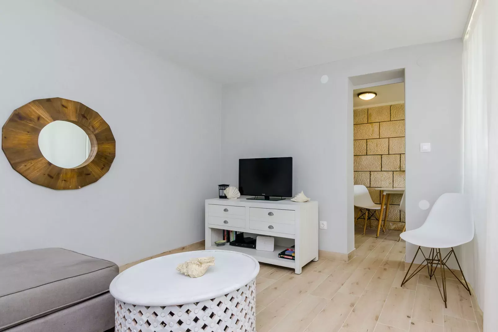 Apartment Kate - Two Bedroom Apartment with Sea View-Woonkamer