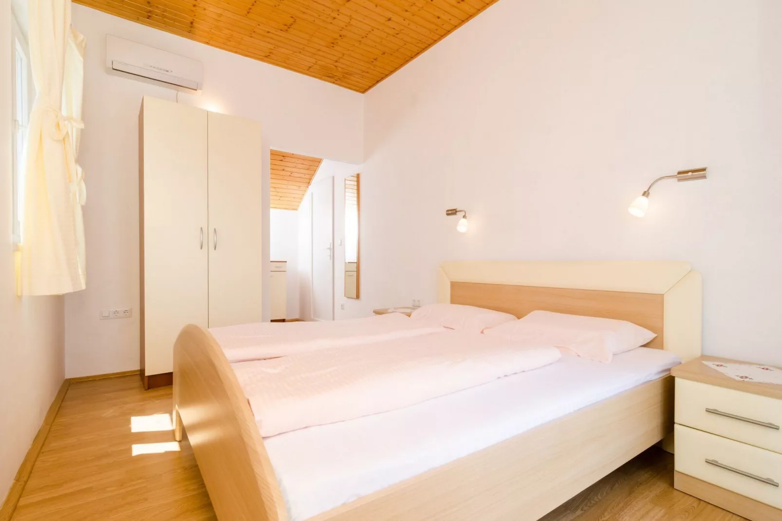 Holiday Home Maćus-One Bedroom Apartment with Balcony-Slaapkamer