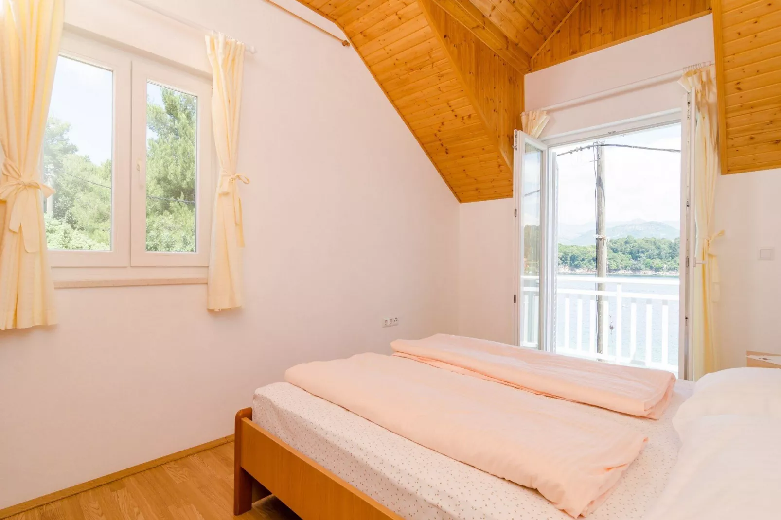 Holiday Home Maćus-One Bedroom Apartment with Balcony-Slaapkamer