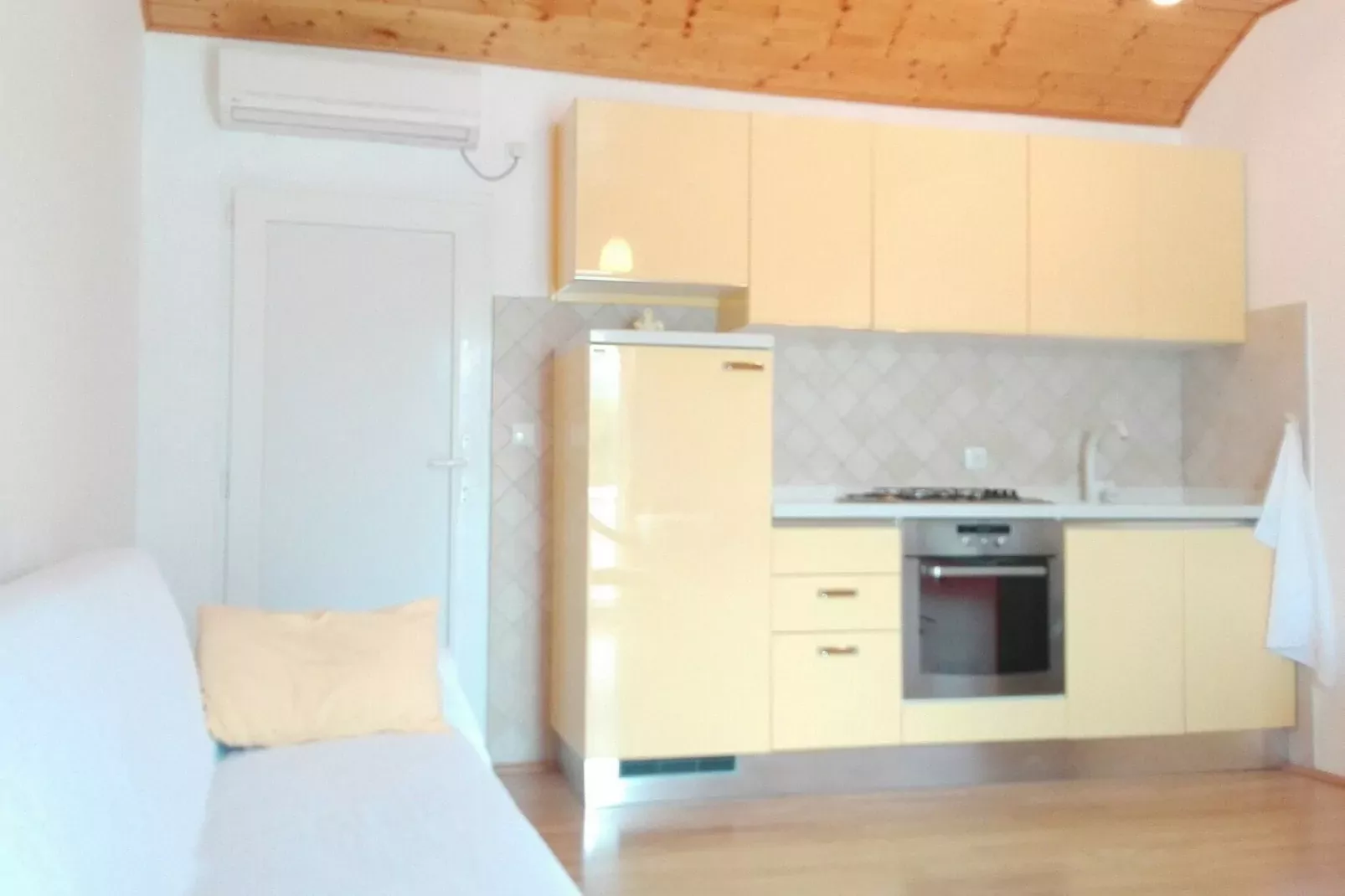Holiday Home Maćus-One Bedroom Apartment with Balcony-Binnen