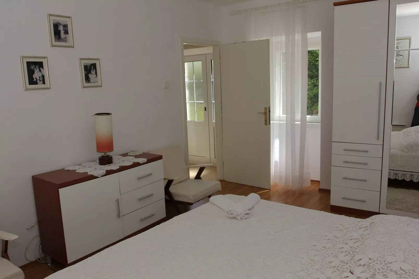 Holiday House Granny Mary - Two Bedroom Holiday Home (ST)-Slaapkamer