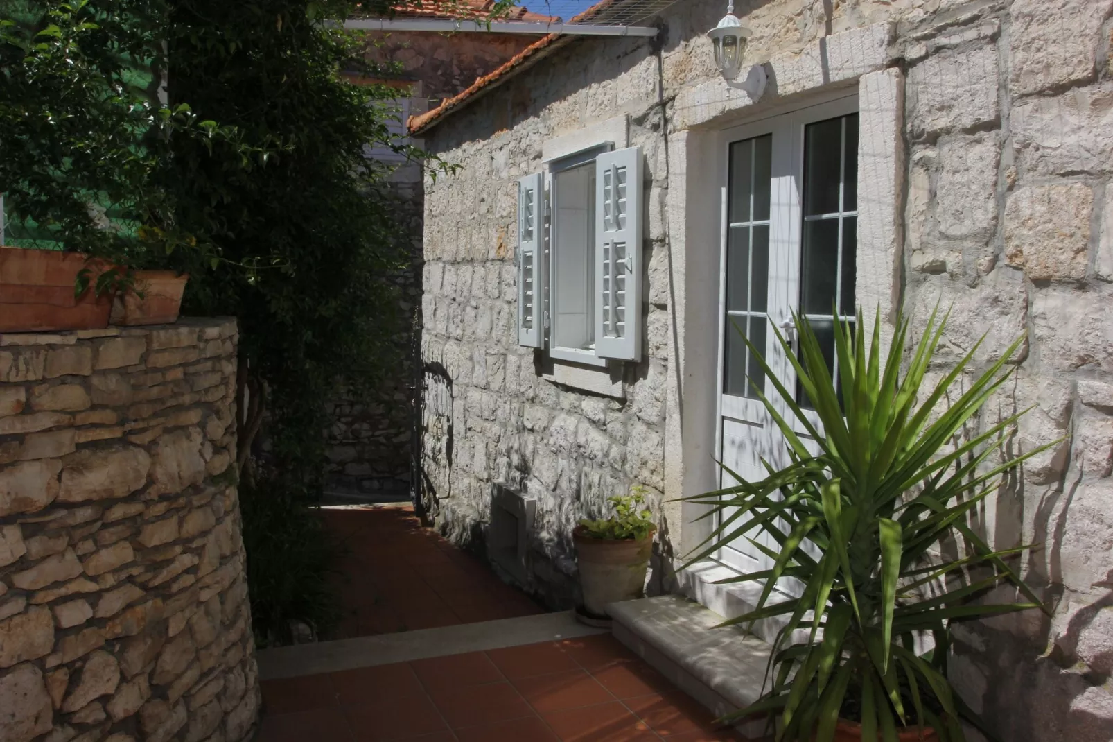 Holiday House Granny Mary - Two Bedroom Holiday Home (ST)-Buitenlucht