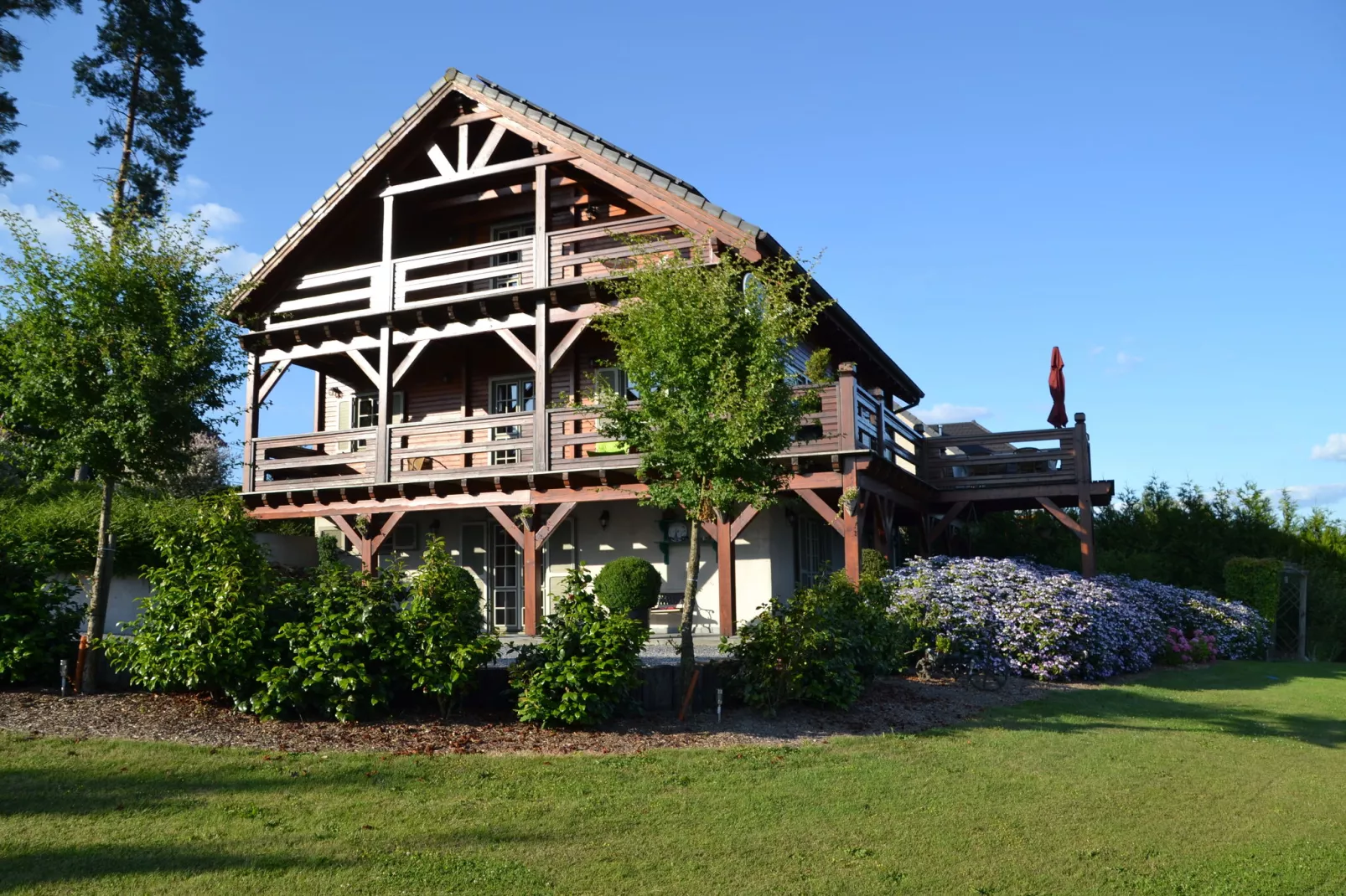 Chalet du Soleil-Buitenkant zomer