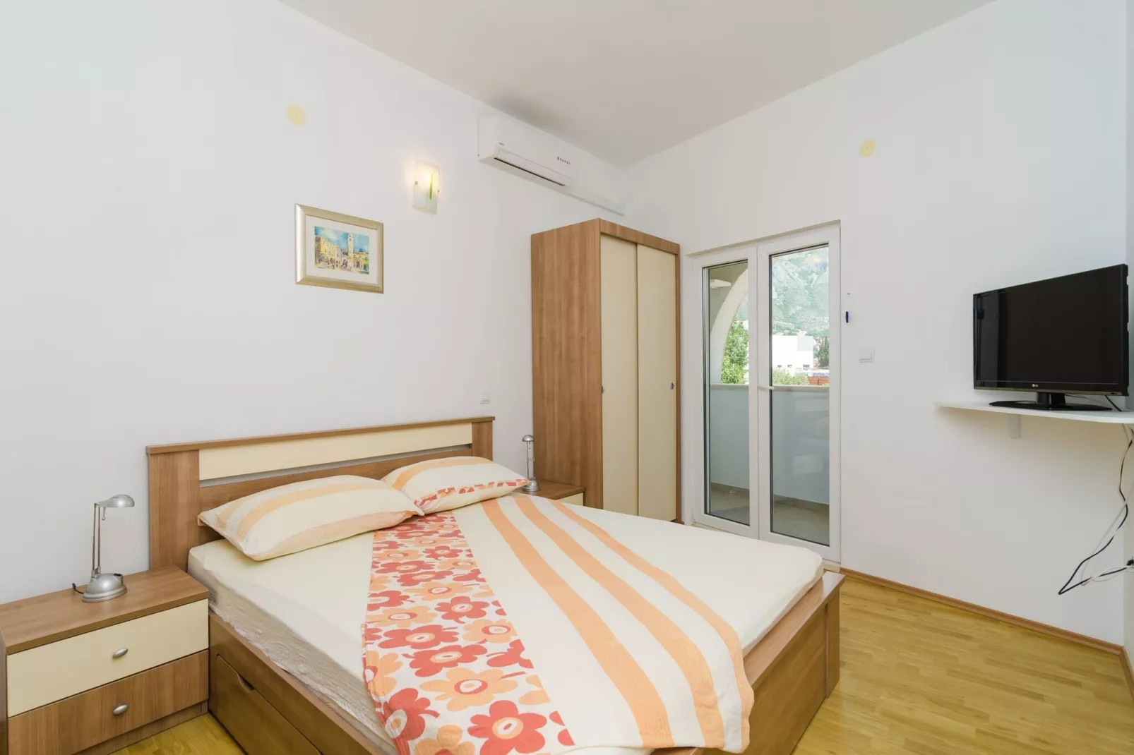 Apartments & Rooms Barišić - Studio Apartment with Balcony and City View (First Floor)-APT 10-Binnen