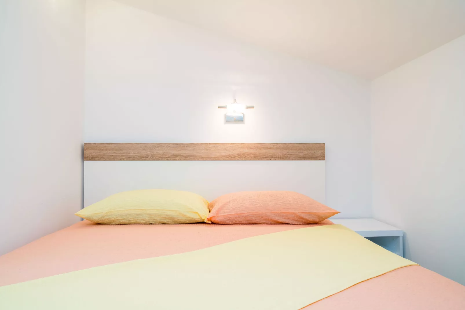 Apartments & Rooms Barišić -  Double Room with Patio and Garden View(Second floor-Soba 2)-Slaapkamer