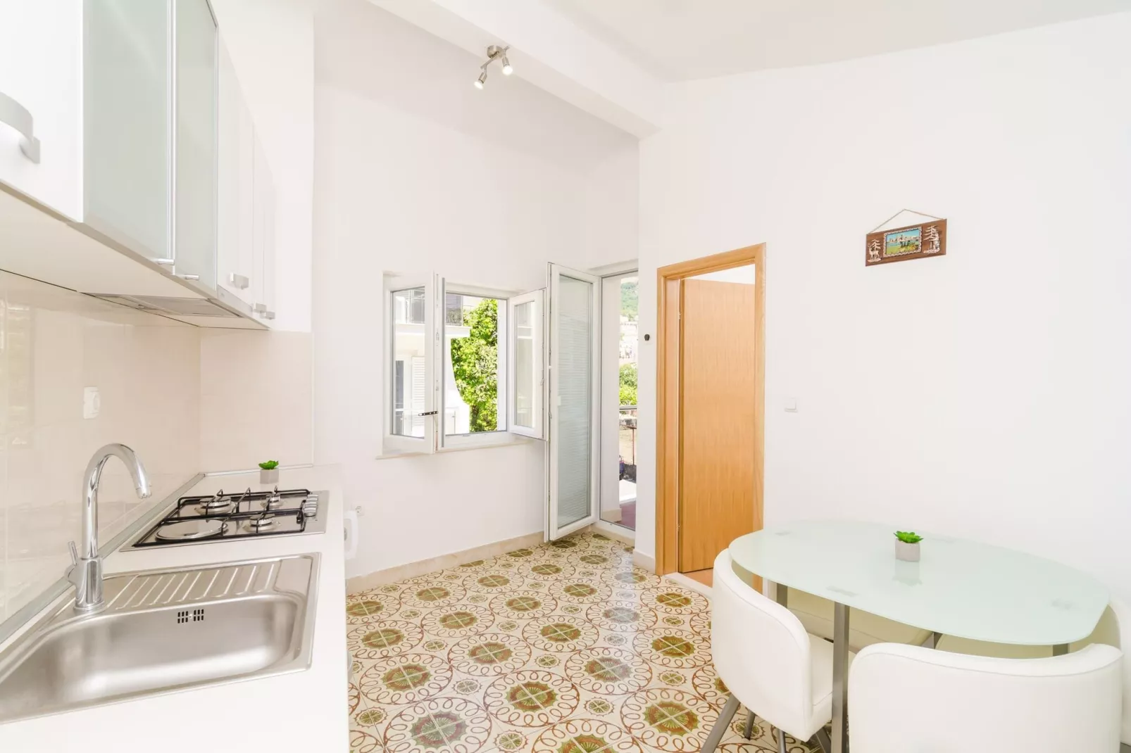 Apartments & Rooms Barišić-Comfort One Bedroom Apartment with Balcony and Garden View (Apt Preko-5)