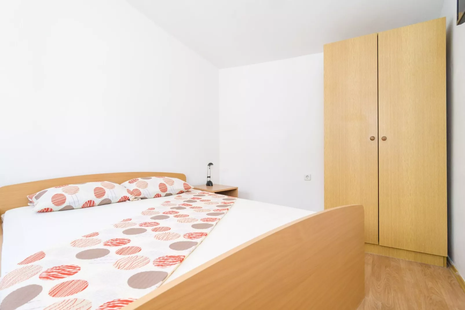 Apartments & Rooms Barišić-Comfort One Bedroom Apartment with Balcony and Garden View (Apt Preko-5)