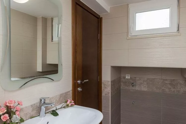 Apartment Manuela - One-Bedroom Apartment with Balcony and Sea View-Badkamer