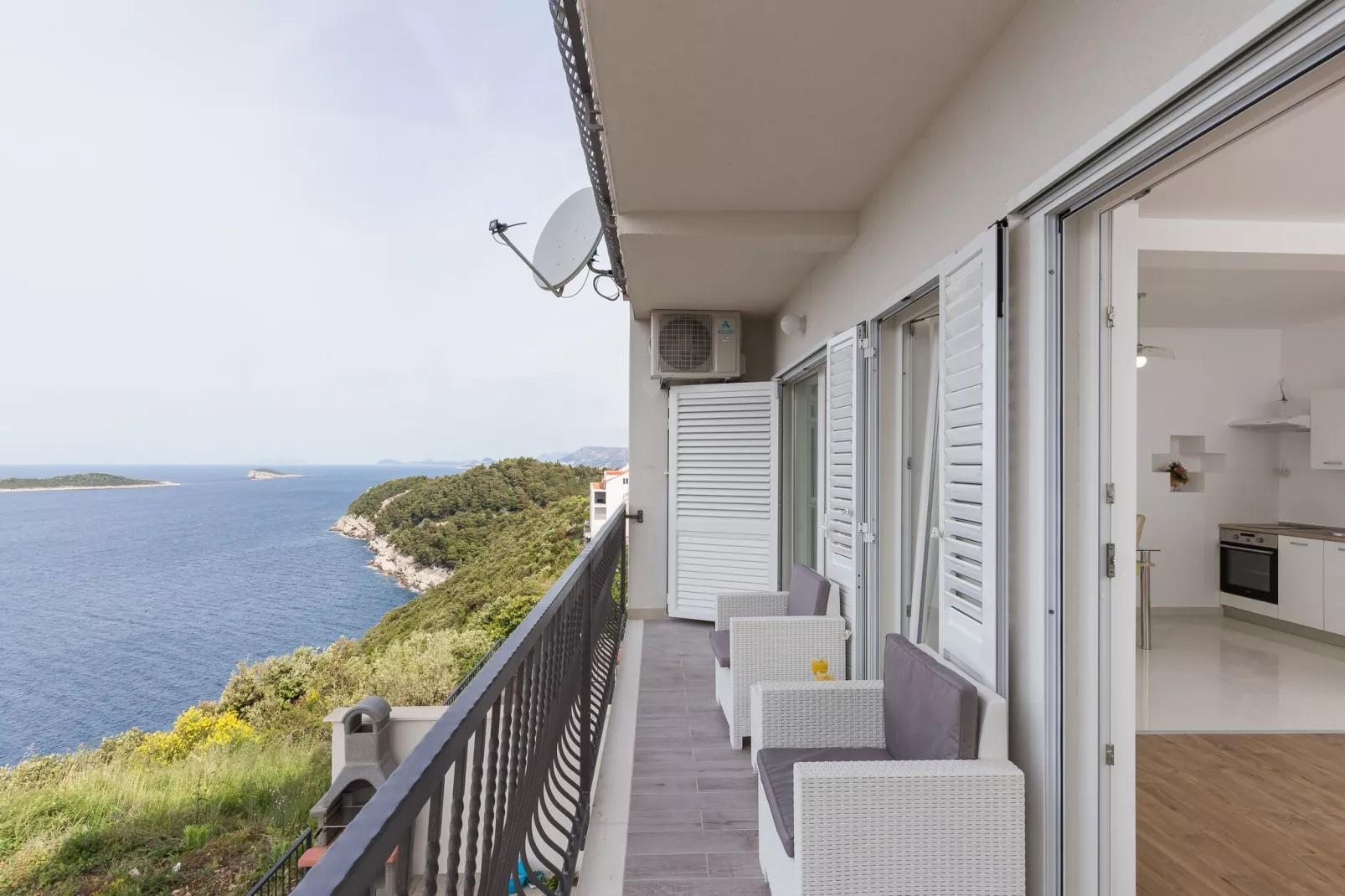 Apartment Manuela - One-Bedroom Apartment with Balcony and Sea View-Terrasbalkon