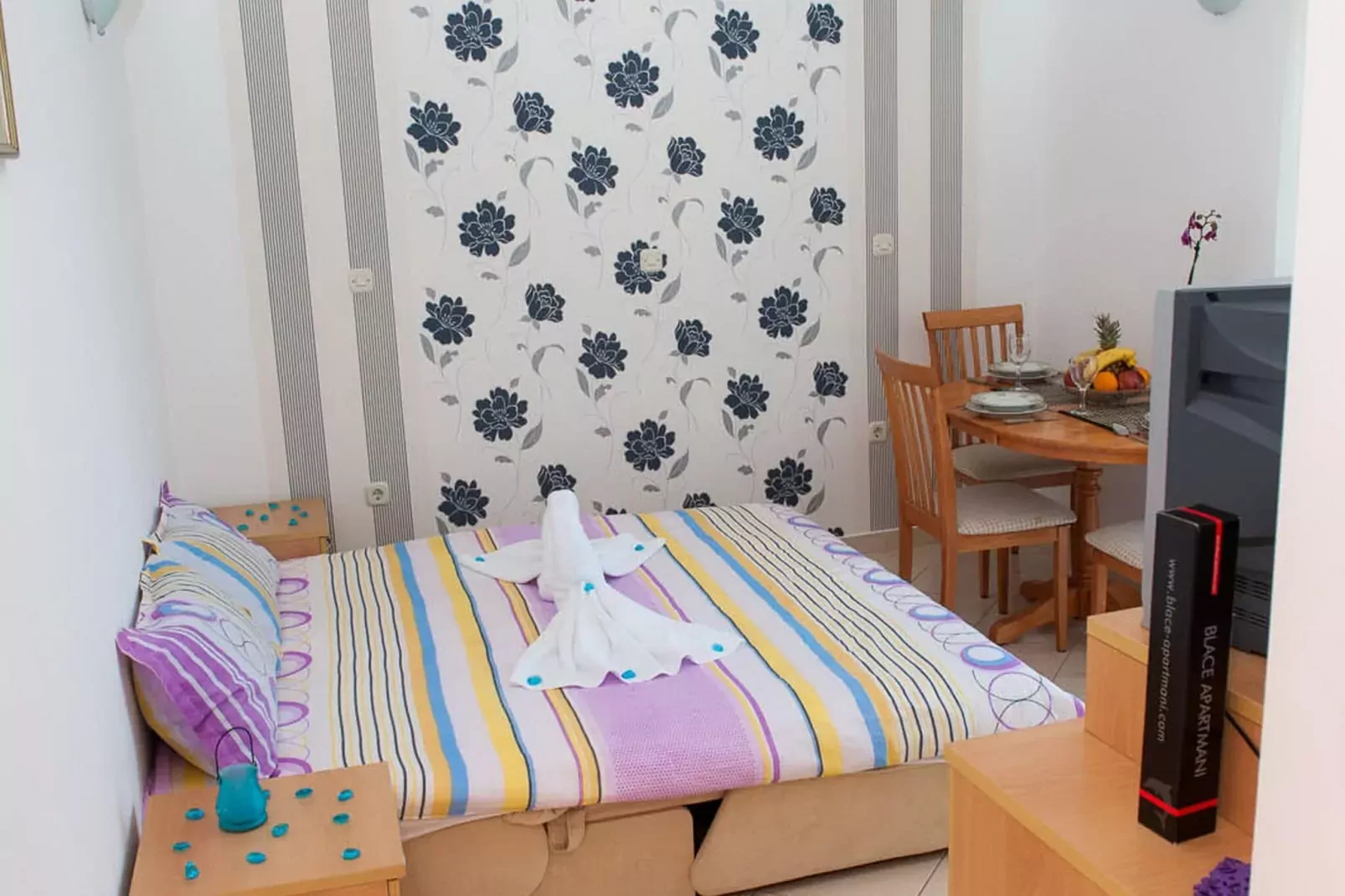 Apartments Tiho  & Jelena - Studio Apartment with Balcony and Sea View (Fureal)-Woonkamer
