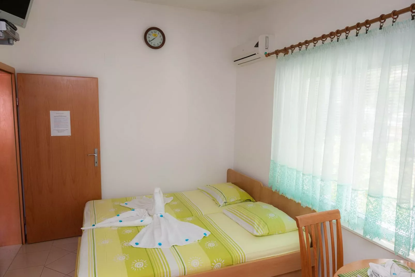 Apartments Tiho & Jelena- Studio Apartment (Levantera)-Woonkamer