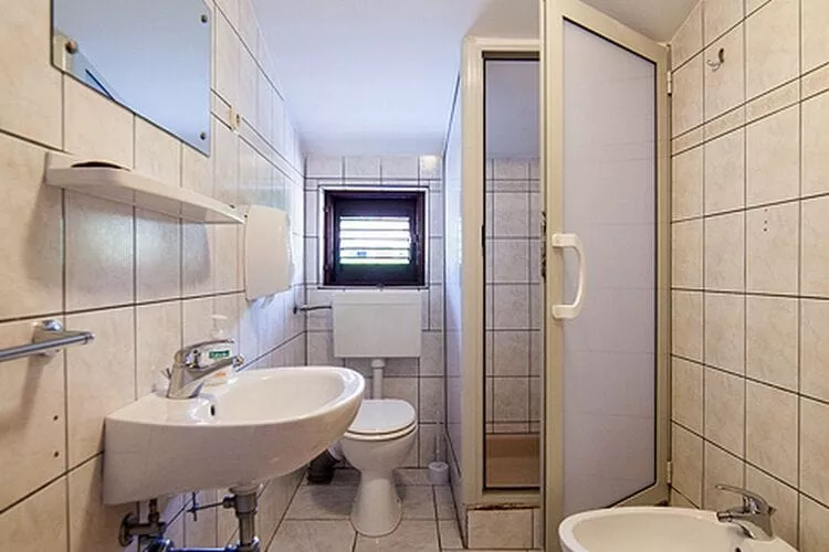 Apartments Malo Lago - One-Bedroom Apartment with Balcony and Sea View - Attic (Apartment 3)