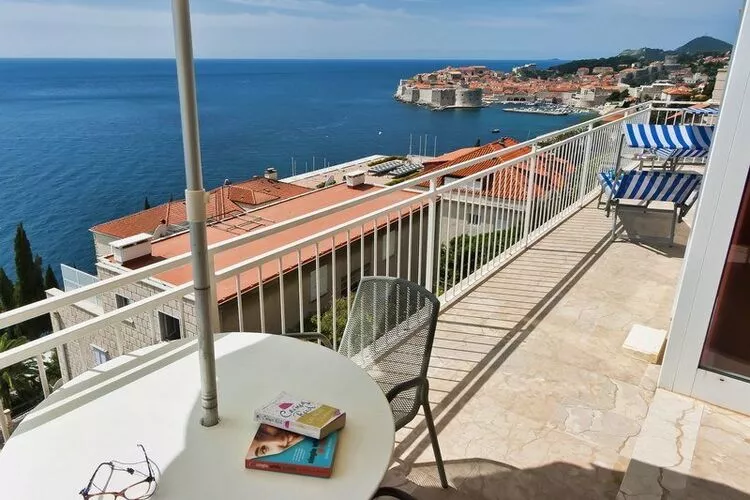 Apartments Sipa - Superior Two Bedroom Apartment with Balcony and Sea View (Apartman F)-Terrasbalkon