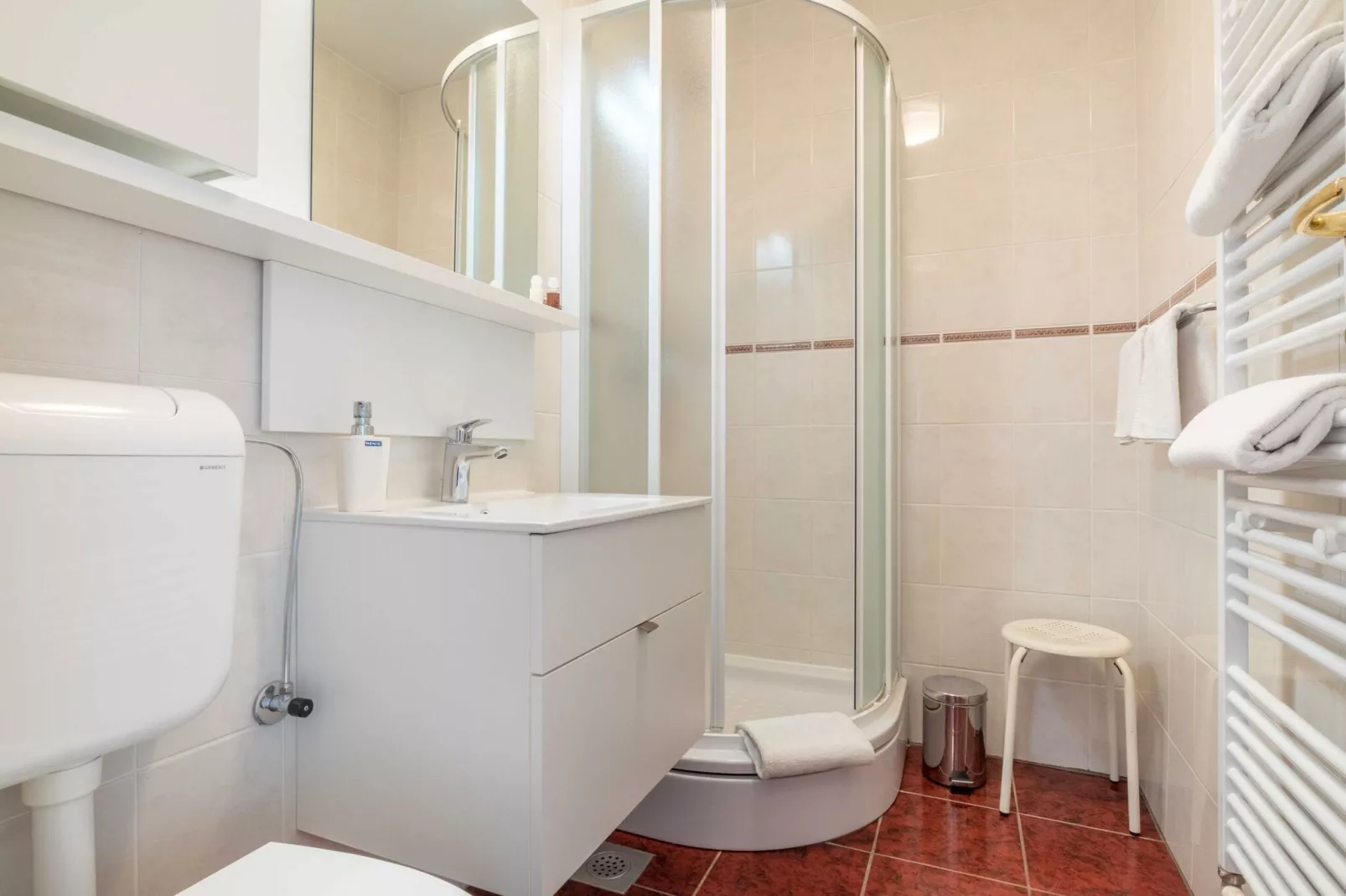 Villa Panorama Dubrovnik (S1) - Deluxe Double Room with Terrace and Sea View-Badkamer