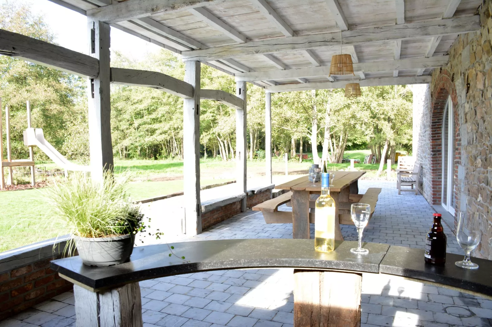 Au Bord de la Rivière-Terrasbalkon