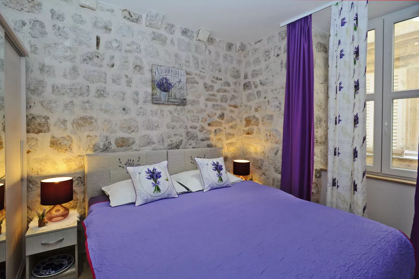 L & L Old Town Apartments - One bedroom Apartment (Lavander)-Slaapkamer