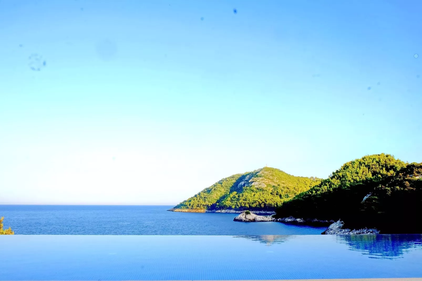 Villa Mirosa-Superior triple Room with Balcony and Sea View ( 8 )-Uitzicht