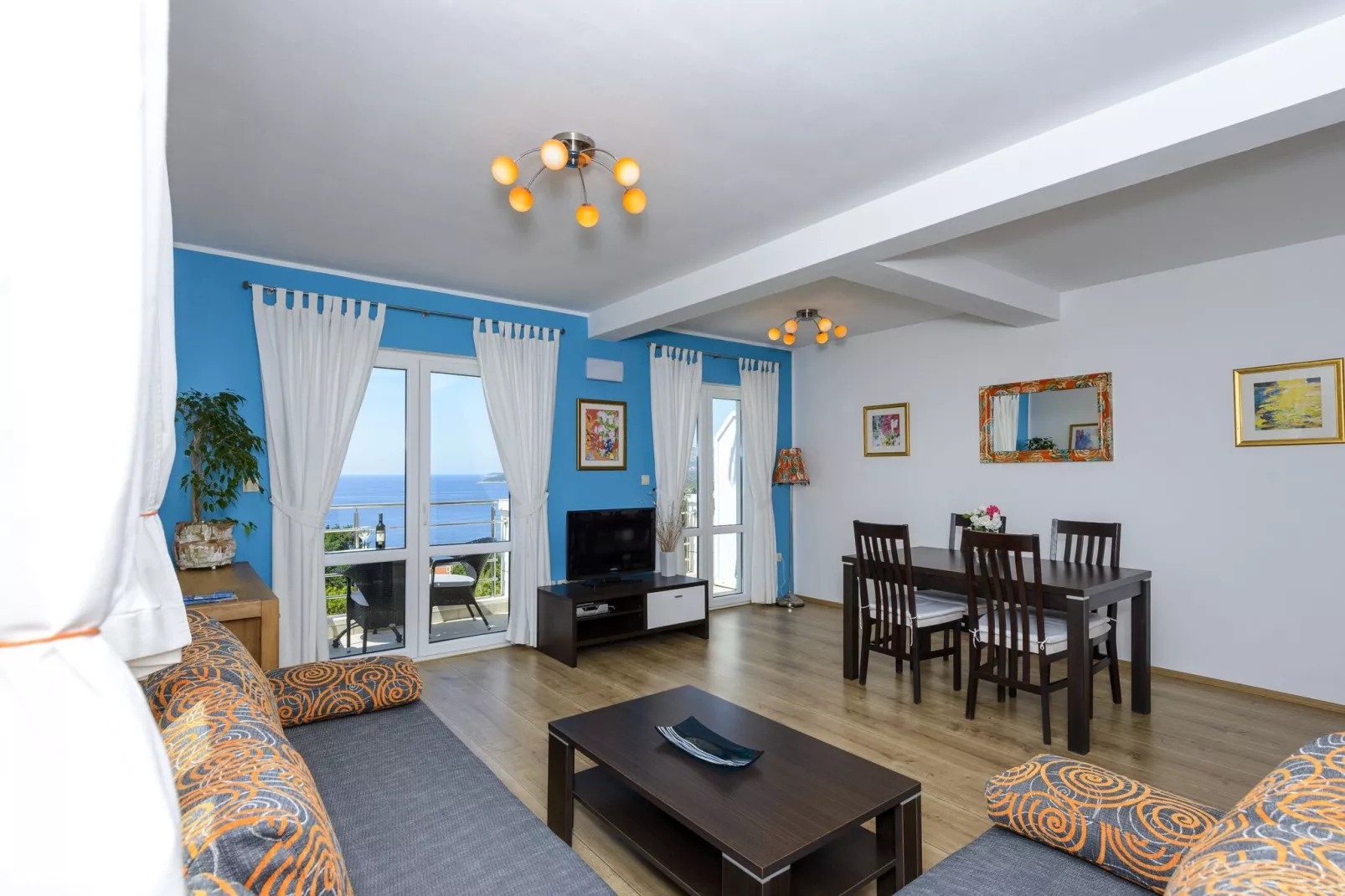 Apartments Maris-Comfort One Bedroom Apartment  with Terrace and Sea view-Eetkamer