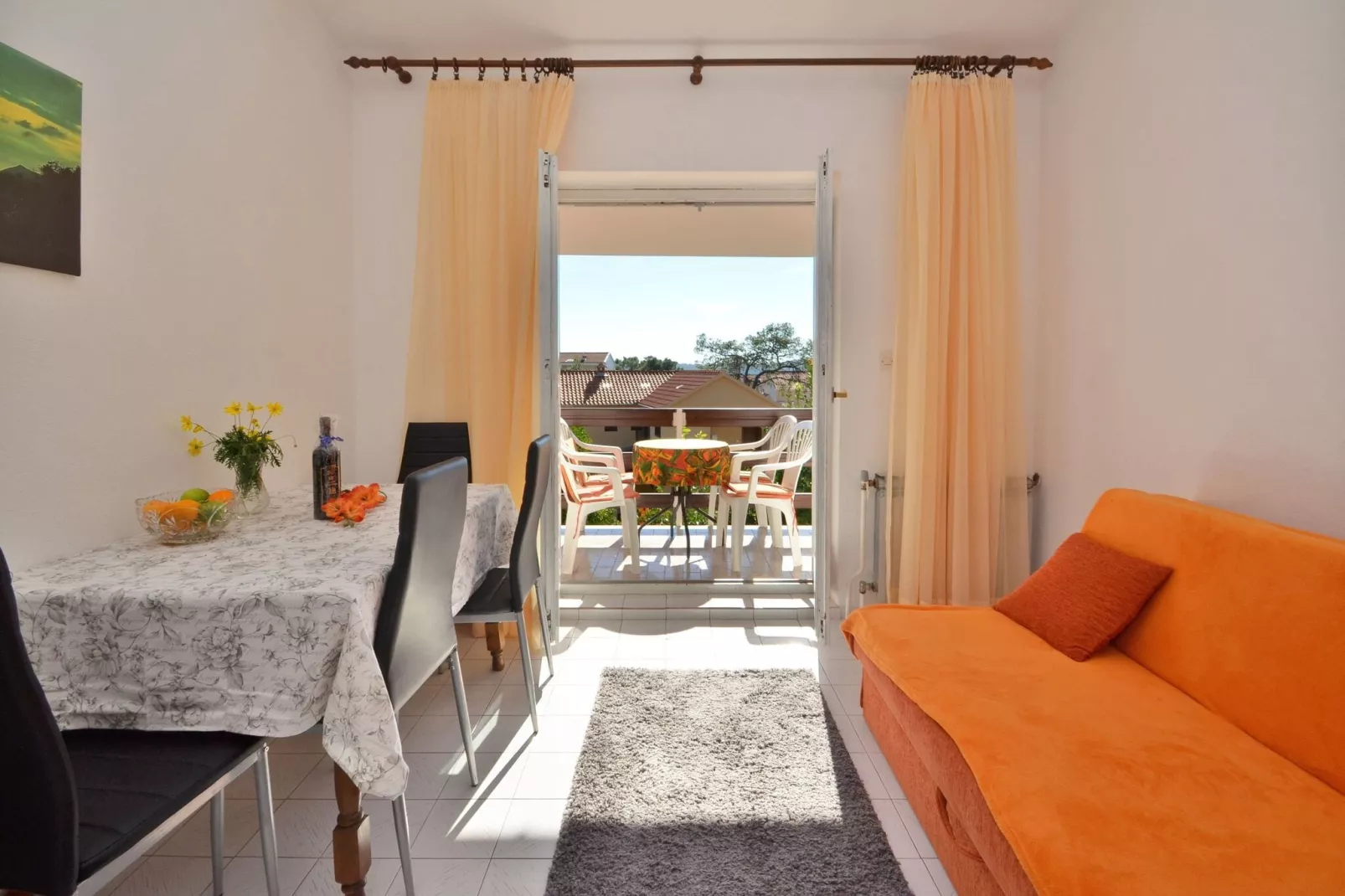LaidBack Apartments - Comfort One Bedroom Apartment with Balcony and Sea View (Green)-Eetkamer