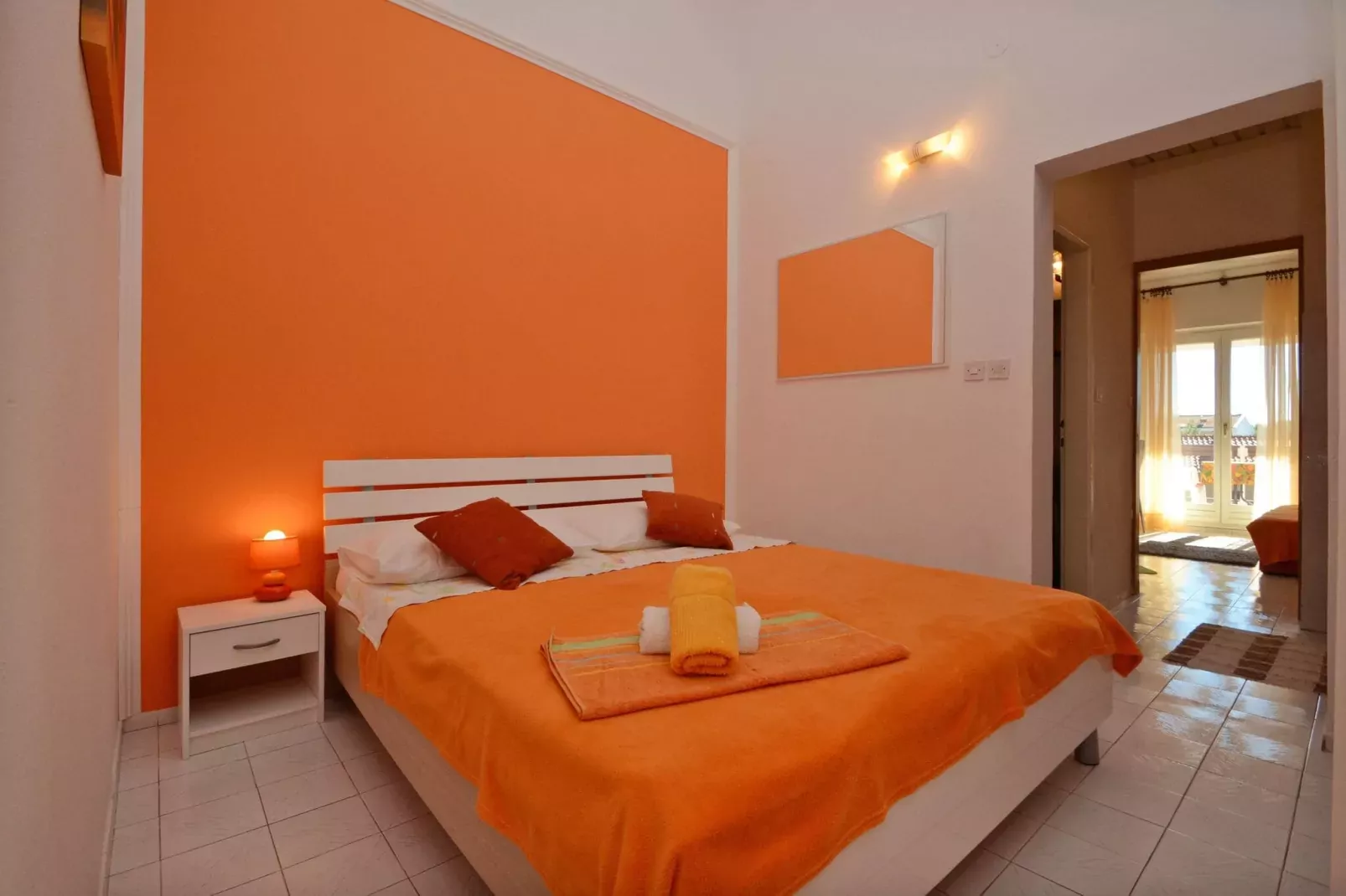 LaidBack Apartments - Comfort One Bedroom Apartment with Balcony and Sea View (Green)-Slaapkamer