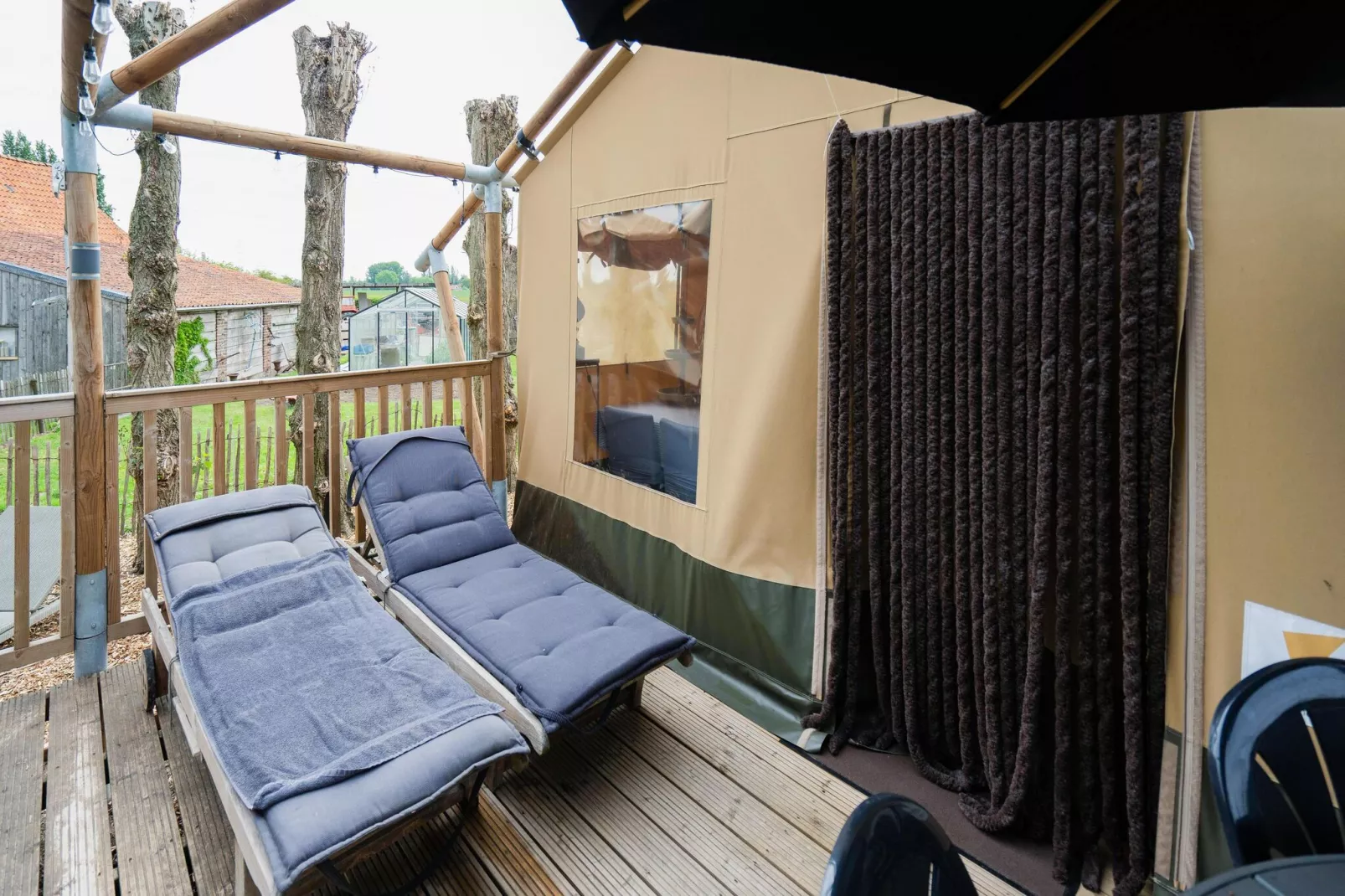 Lodge in de natuur-Terrasbalkon