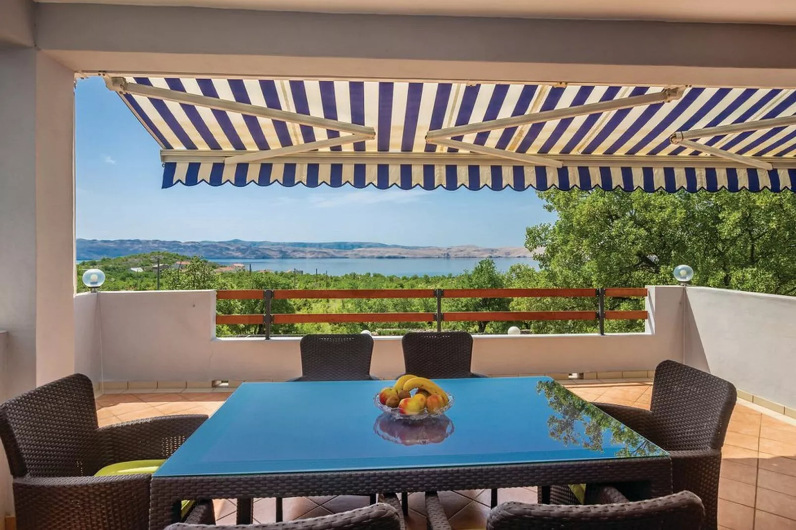 Apartments Paola - Two Bedroom Apartment with Terrace and Sea view