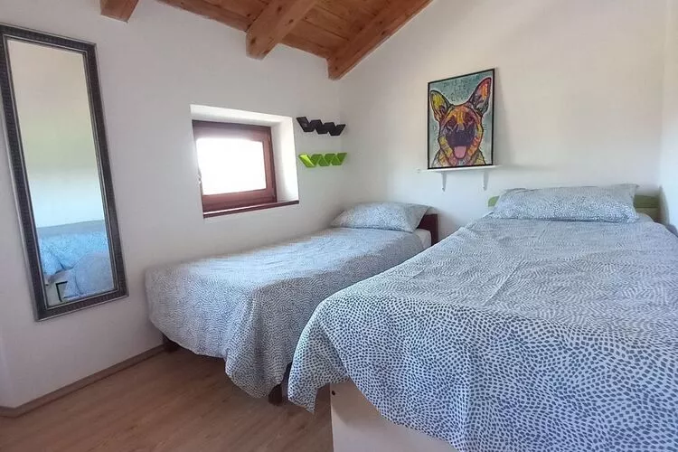 Casa Girasole - Three Bedroom Holiday Home with Garden-Slaapkamer