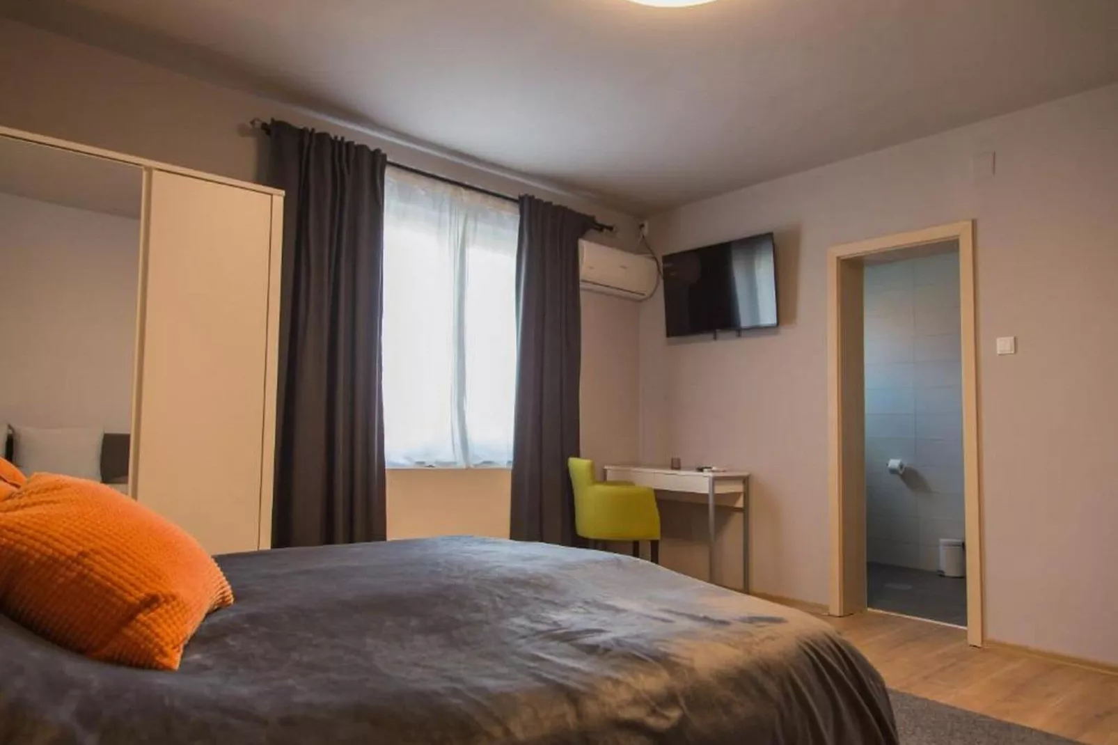 Holiday Home Thesaurum - Four Bedroom Holiday Home with Swimming Pool