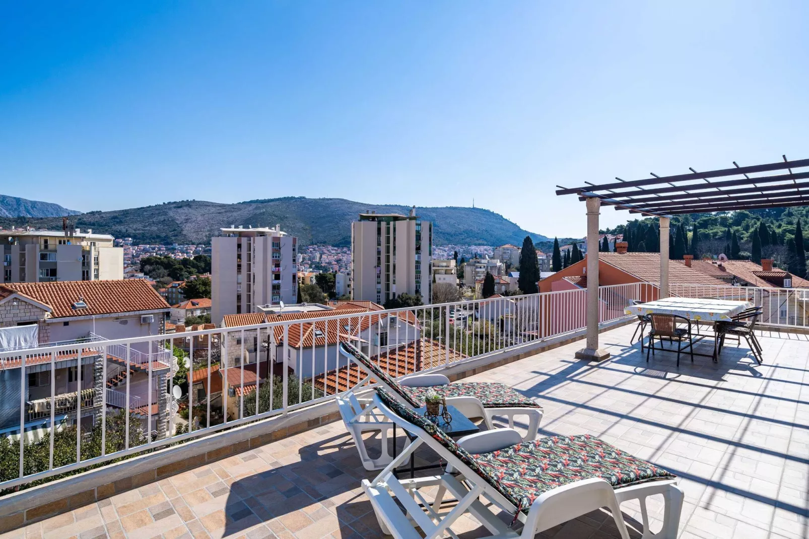 Apartment Dorica - One Bedroom Apartment with Terrace-Terras