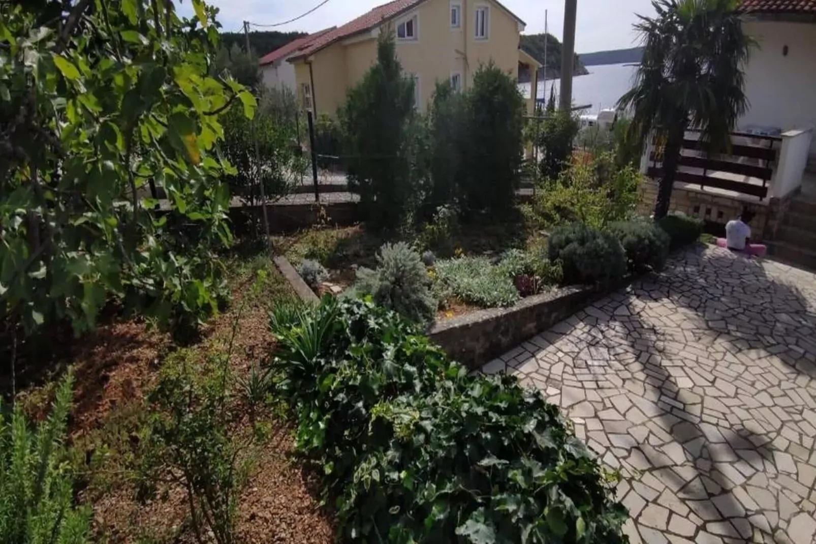 Apartments Idea - Studio Apartment with Sea View-Tuinen zomer